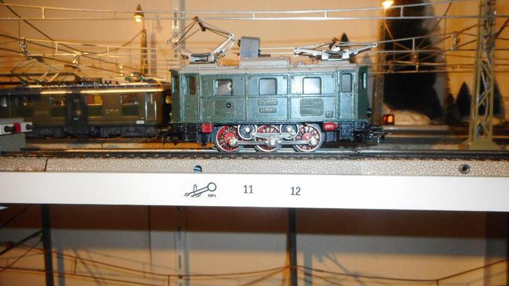 MARKLIN RSM 800 Zwitsers aandoende metalen elocjes;jaren 50, Hobby en Vrije tijd, Modeltreinen | H0, Gebruikt, Locomotief, Wisselstroom