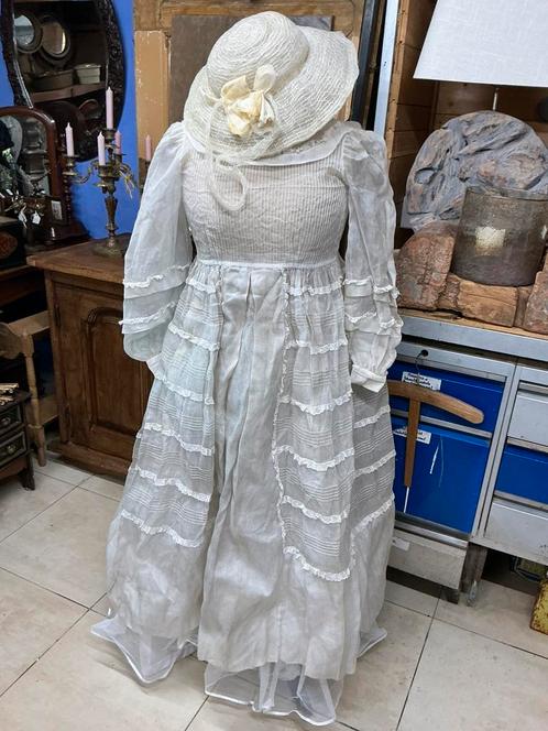Antieke bruidsjurk met hoed, Antiek en Kunst, Antiek | Kleding en Accessoires, Ophalen of Verzenden