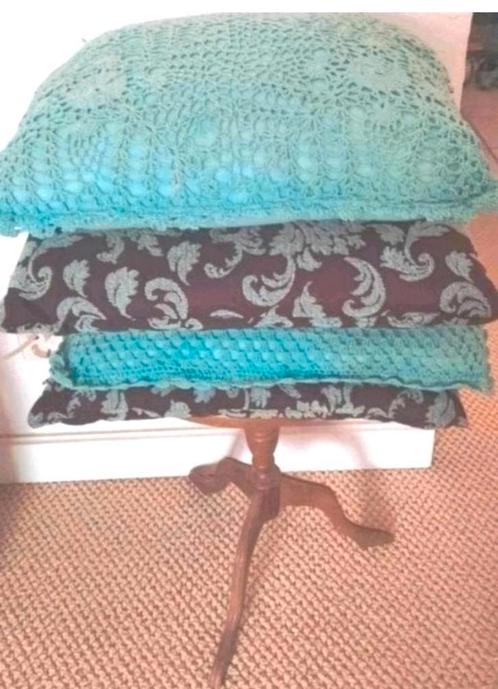 4 nieuwe kussens, 2 aqua en 2 aqua met bruin, Huis en Inrichting, Woonaccessoires | Kussens, Nieuw, Blauw, Vierkant, Verzenden