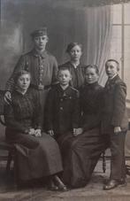 Fotokaart - Gezin met militair ( Duitsland ), Gebruikt, Verzenden, Foto, Klederdracht