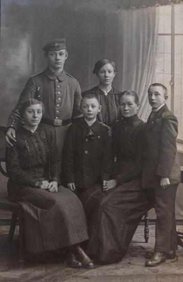 Fotokaart - Gezin met militair ( Duitsland ) beschikbaar voor biedingen