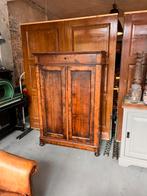 Antieke kast, Antiek en Kunst, Ophalen of Verzenden