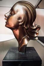 Art Deco Bronzen Beeldje van een Vrouw, Antiek en Kunst, Kunst | Beelden en Houtsnijwerken, Ophalen of Verzenden
