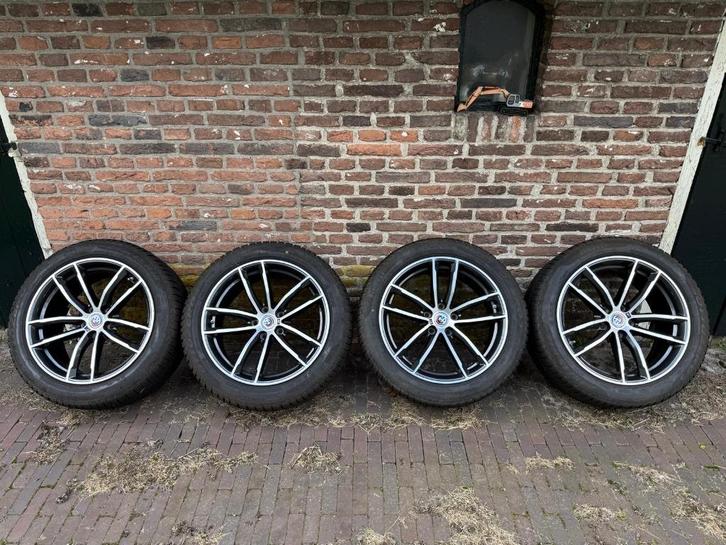 BMW 5 serie velgen met winterbanden 662M  G30 en g31, Auto-onderdelen, Banden en Velgen, Velg(en), Winterbanden, 18 inch, 245 mm