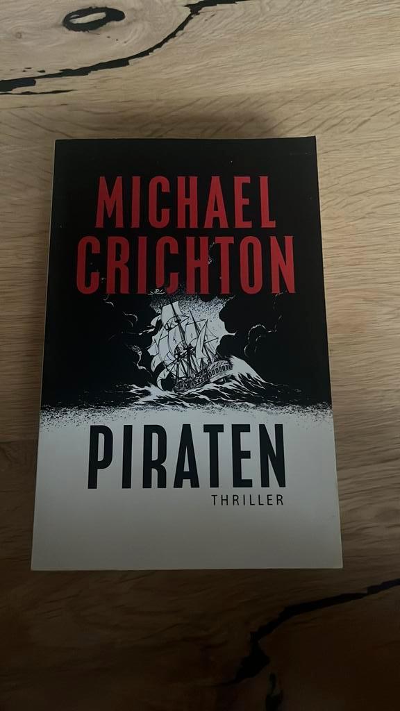 Michael Crichton - Piraten, Boeken, Thrillers, Zo goed als nieuw, Ophalen of Verzenden