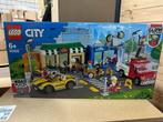 LEGO 60306 City Winkelstraat nieuw, Kinderen en Baby's, Speelgoed | Duplo en Lego, Ophalen of Verzenden, Nieuw, Complete set, Lego