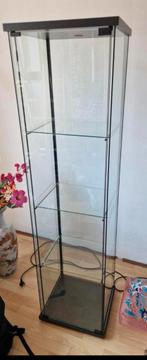 Vitrinekast Ikea Detolf, Huis en Inrichting, Kasten | Vitrinekasten, Ophalen, Met plank(en), Minder dan 50 cm, Gebruikt