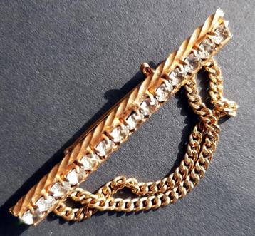 Broche B10 beschikbaar voor biedingen