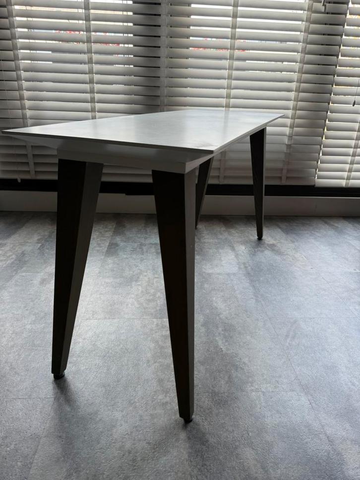 Moderne Bijzettafel, Huis en Inrichting, Tafels | Salontafels, Zo goed als nieuw, 50 tot 75 cm, 50 tot 100 cm, 100 tot 150 cm