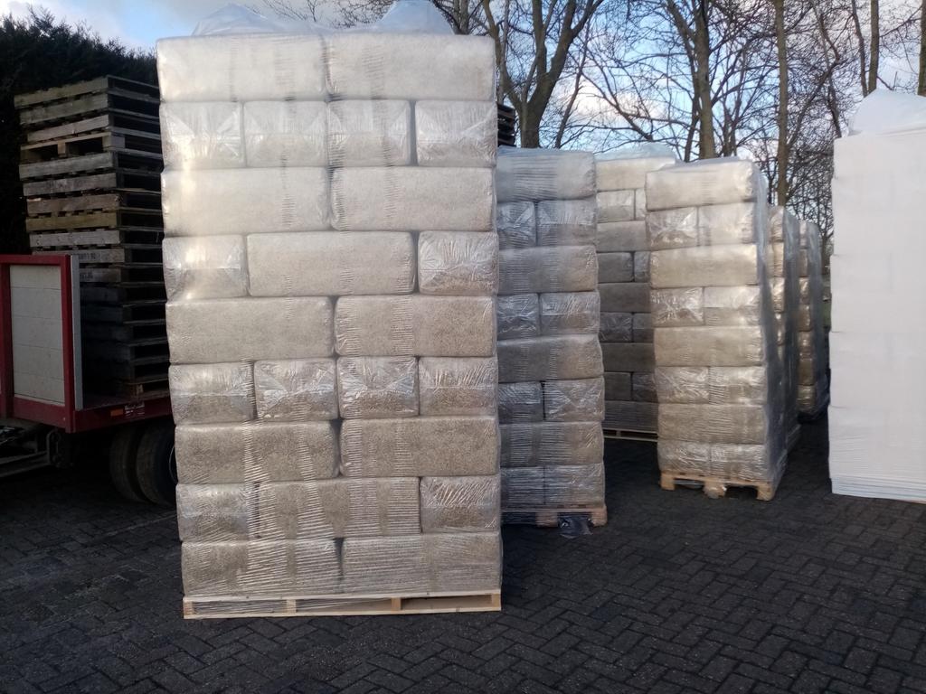 Tekoop mooie , goede kwaliteit stofvrije vlas balen, Dieren en Toebehoren, Stalling en Weidegang, Toebehoren