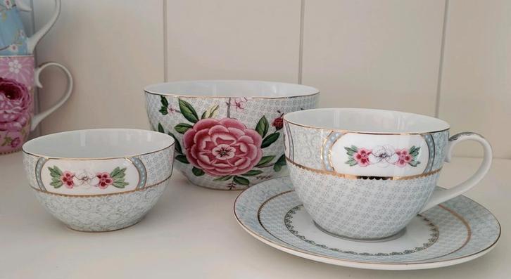 Pip Studio Blushing Birds Set - Kop, Schotel & Kommen, Huis en Inrichting, Keuken | Servies, Zo goed als nieuw, Kop(pen) en/of Schotel(s)