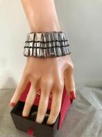 Uno de 50 armband (164) (175,- = 72,50) shark tooth, Overige materialen, Nieuw, Ophalen of Verzenden, Met bedels of kralen