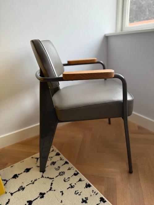 Limited edition Prouvé RAW chair by Vitra x G-Star RAW, Huis en Inrichting, Stoelen, Zo goed als nieuw, Eén, Hout, Leer, Metaal
