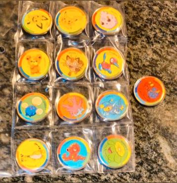 19 POKÉMON FLIPPO'S voor de verzamelaar. In 1 koop beschikbaar voor biedingen