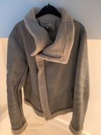 Essentiel lammy jas maat 42 (valt als een maat 40), Kleding | Dames, Jassen | Winter, Beige, Maat 38/40 (M), Zo goed als nieuw