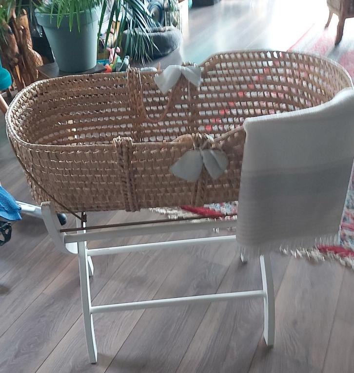 Nostalgie babywieg op houten standaard, inklapbaar zgan, Kinderen en Baby's, Babywiegjes en Ledikanten, Zo goed als nieuw, Wieg