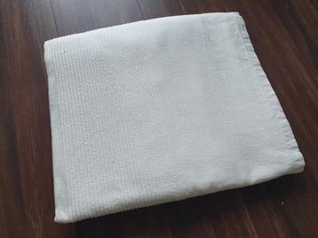 Prachtig ecru / beige / zand sprei ca. 235 x 143 cm, izgs beschikbaar voor biedingen