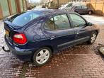 Renault Mégane 1.6 16V Auth HB 2005 2002 Blauw / Trekhaak, Voorwielaandrijving, 1250 kg, Blauw, 49 €/maand