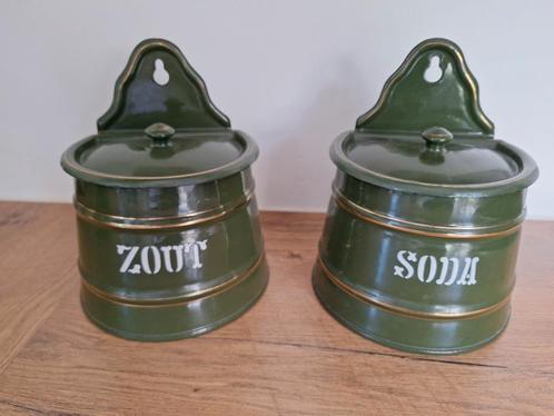Donkergroen emaille sodapot en zoutpot BK, Antiek en Kunst, Antiek | Emaille, Ophalen of Verzenden