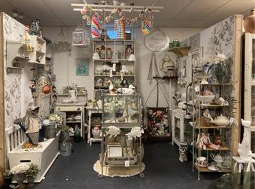 Brocante spulletjes in Warenhuis Strant in Haren bij Oss beschikbaar voor biedingen