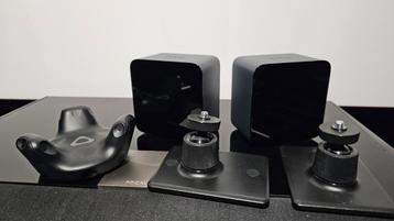 Twee Htc basestations 1.0 plus vive tracker in nieuwstaat beschikbaar voor biedingen