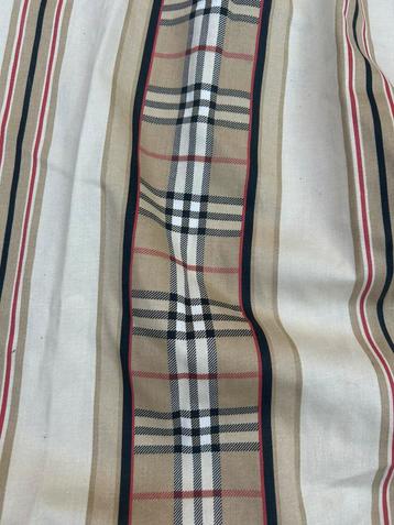 Burberry gordijnen gevoerd 4stks izgst 218x138 en 130x 30cm beschikbaar voor biedingen