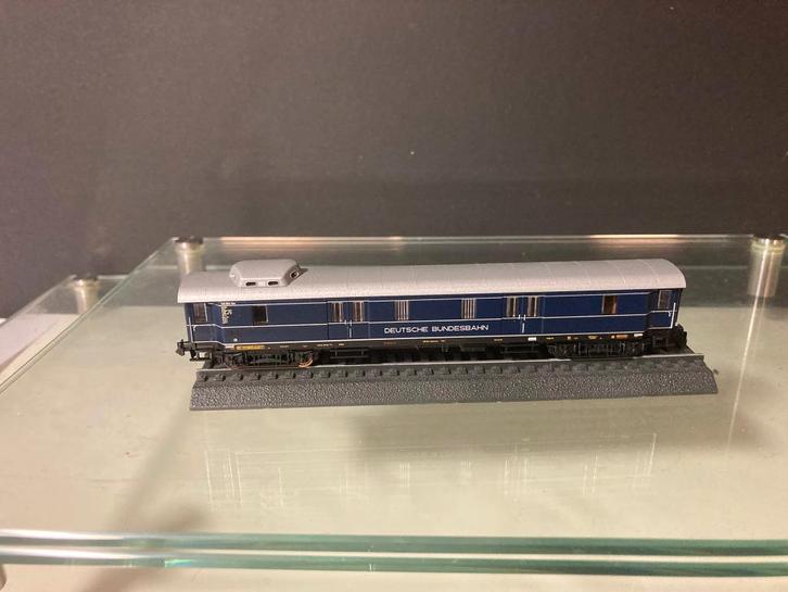 Fleischmann 8630 04 DB III Pw4ü-37 DB Schnellzug-Gepäckwagen, Hobby en Vrije tijd, Modeltreinen | N-Spoor, Zo goed als nieuw, Wagon