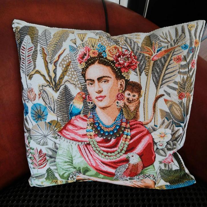 Frida Kahlo Gobelin Kussenovertrek één € 17,50. twee € 30,00, Huis en Inrichting, Woonaccessoires | Kussens, Nieuw, Overige kleuren