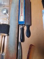 Barbierset kl. Defensie, Verzamelen, Ophalen of Verzenden, Landmacht, Nederland, Embleem of Badge