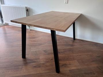 Eettafel van massief eiken en metaal - 150x85