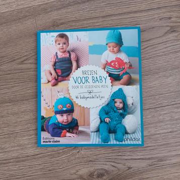Breien voor baby's door de seizoenen heen. beschikbaar voor biedingen