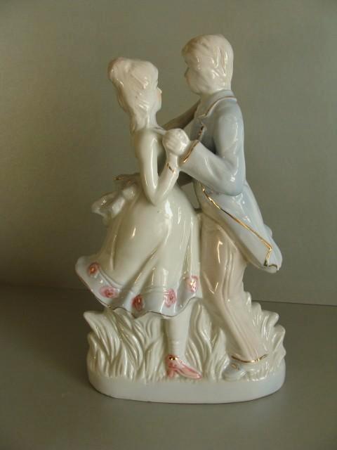 Beeld dansend stel
Materiaal: Porselein, Verzamelen, Beelden en Beeldjes, Zo goed als nieuw, Mens, Ophalen of Verzenden