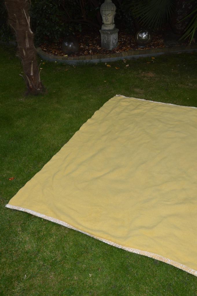 Gele vintage 100% wollen deken/ sprei uit jaren 70, 172/190c, Huis en Inrichting, Slaapkamer | Beddengoed, Gebruikt, Deken of Dekbed
