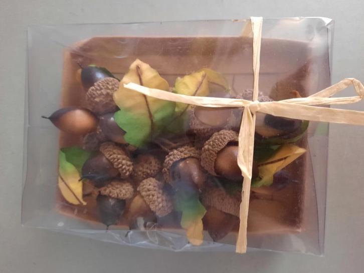 Eikels op draad om bloemstukjes te versieren, Diversen, Kerst, Nieuw, Ophalen of Verzenden