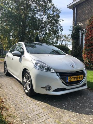 Peugeot 208 5 deurs Allure 1.6 VTI 120 PK automaat LEDER! beschikbaar voor biedingen