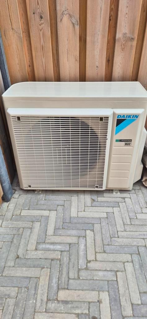 Daikin R32 Warmtepomp buiten unit, Witgoed en Apparatuur, Airco's, Zo goed als nieuw, Wandairco, Ophalen