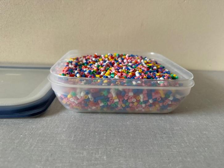 NIEUW 1,6 L curverbak vol STRIJKKRALEN, Kinderen en Baby's, Speelgoed | Educatief en Creatief, Nieuw, Knutselen, Ophalen of Verzenden