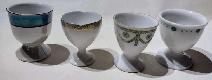 4 div. eierdop op voet met groene decoratie, Huis en Inrichting, Keuken | Servies, Zo goed als nieuw, Overige typen, Overige stijlen
