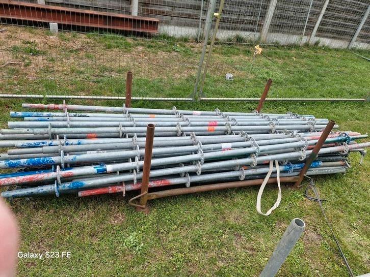 Steigerbuizen en Staanders - Gebruikt, Doe-het-zelf en Verbouw, Steigers, Gebruikt, Gevelsteiger, 2 tot 5 meter, Ophalen of Verzenden