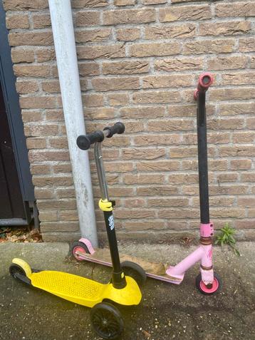 Twee kinderstepjes: GRATIS AFHALEN IN ALKMAAR beschikbaar voor biedingen
