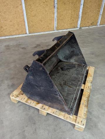 Giant volumebak 110 cm grondbak shovel bak aansluiting grond beschikbaar voor biedingen