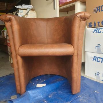 2 cognac bruine nep leren stoelen beschikbaar voor biedingen