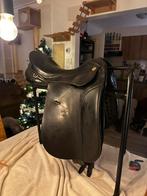 KN symphony dressuur zadel 17,5 inch, Dieren en Toebehoren, Paarden en Pony's | Zadels, Ophalen of Verzenden, Gebruikt, Dressuur