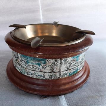 Asbak, combinatie hout en koper beschikbaar voor biedingen