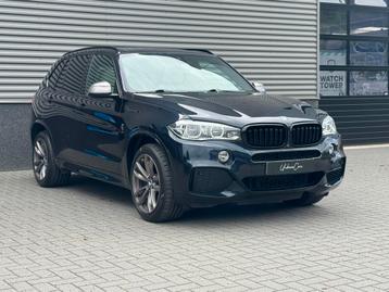 BMW X5 M50D/7-PERS/PANO/FULL OPTION/HK/TREKHAAK/HUB/SPORT+ beschikbaar voor biedingen