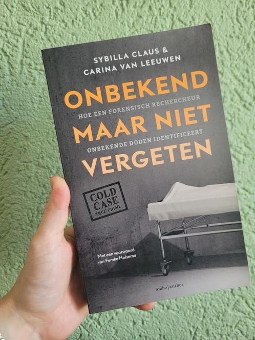 Sybilla Claus - Onbekend maar niet vergeten, Boeken, Detectives, Zo goed als nieuw, Ophalen of Verzenden