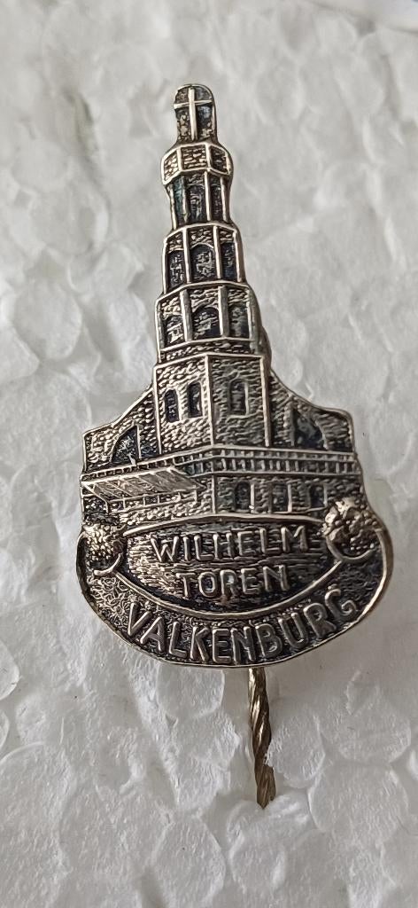 Valkenburg Wilhelmtoren (vorig jaar ingestort), Verzamelen, Speldjes, Pins en Buttons, Ophalen of Verzenden, Zo goed als nieuw