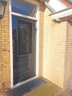 Stijlvolle Buitendeur met Sierlijk Rooster, Doe-het-zelf en Verbouw, Deuren en Horren, Ophalen of Verzenden, Nieuw, Buitendeur
