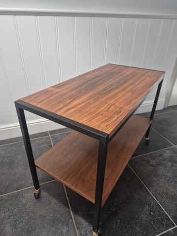 Serveertafel jaren ´70 beschikbaar voor biedingen