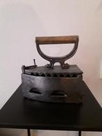Oude gietijzeren strijkijzer, Antiek en Kunst, Antiek | Gereedschap en Instrumenten, Ophalen of Verzenden
